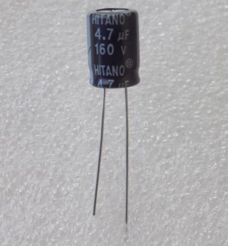 elektroliticheskij-kondensator-4-7uf-160v Електролітичний конденсатор 4,7uF 160V 105C ( 4,7мкФ 160В 105град , 4,7*160*105гр ) HITANO 8*11мм - Зображення 1
