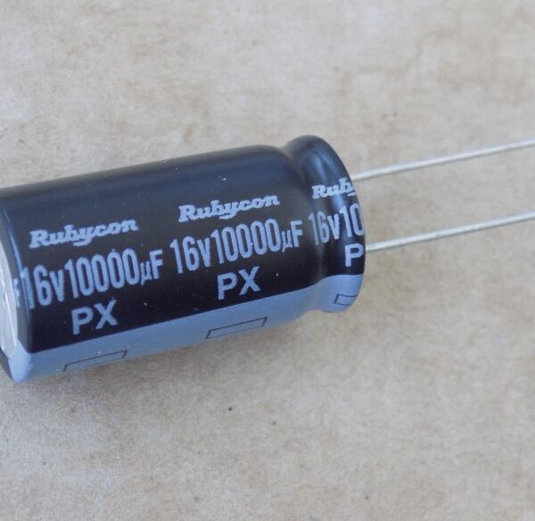 Електролітичний конденсатор 10000uF 16V 105C ( 10000мкФ 16В 105град , 10000*16*105гр )  Rubycon 16*31мм оригінальний японський