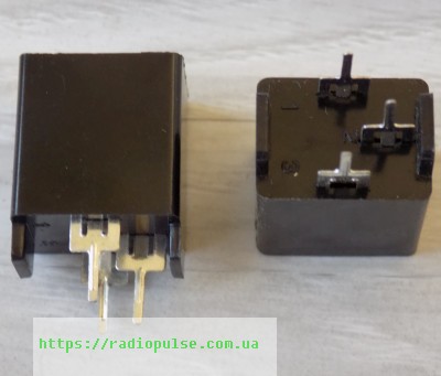 pozistor-3pin Позистор чорний 3pin MZ73-18RM - Зображення 1