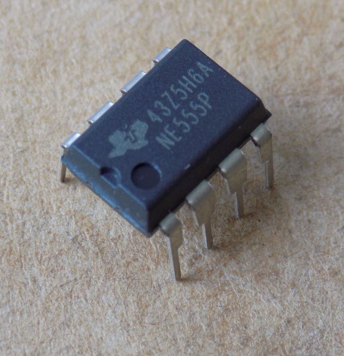 mikroshema-ne555p Мікросхема NE555 ( NE555P )( заміна для NE555N , HA17555 ) , DIP8 - Зображення 1